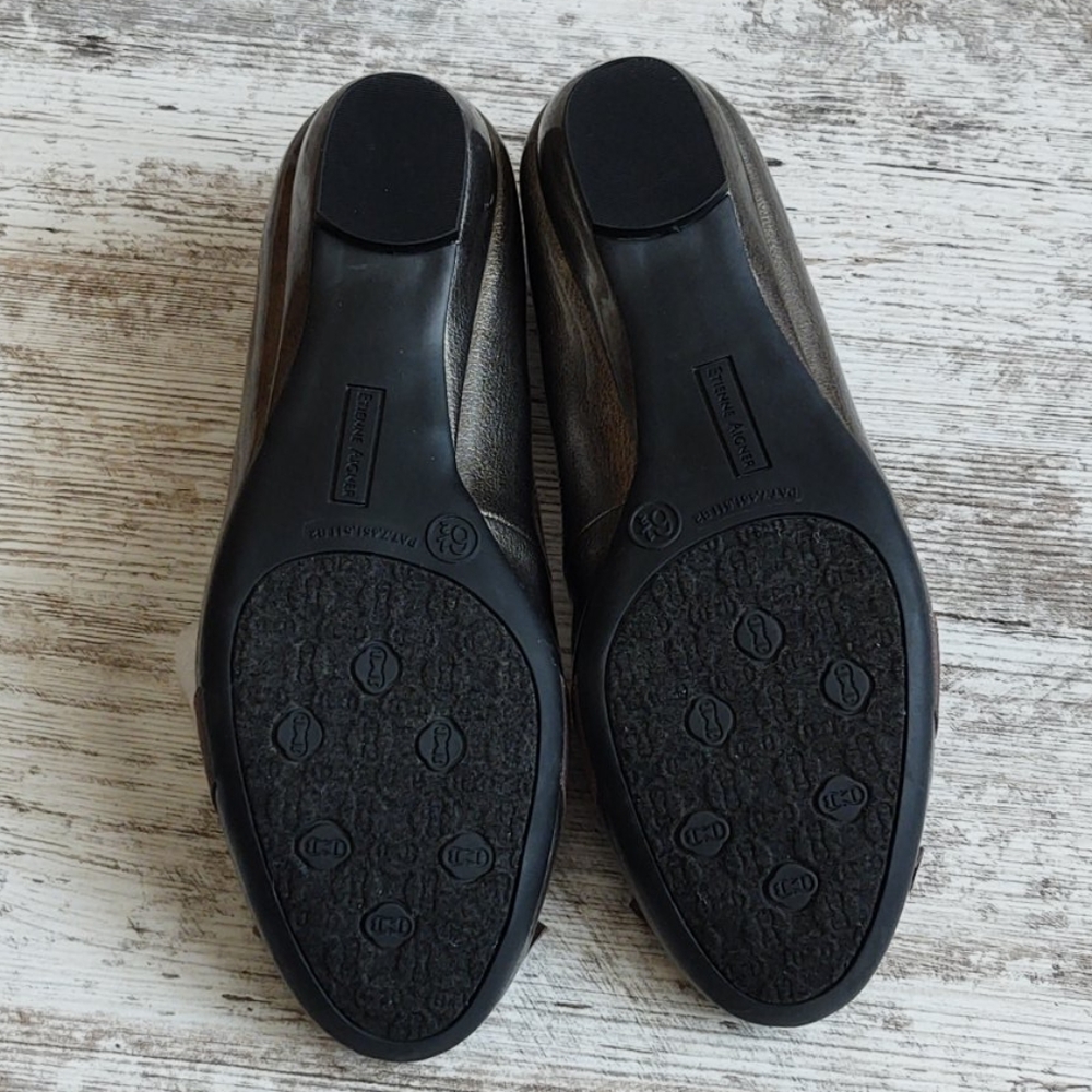 NWOT Etienne Aigner Patent Leather Silver Flats - Picture 14 of 16